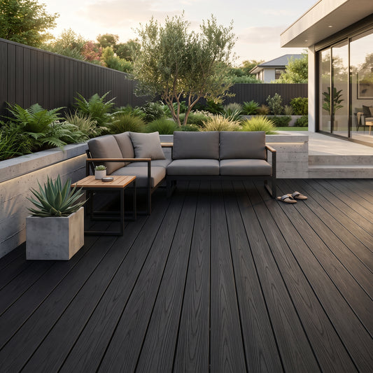 Composite decking Ultra Suir Ebony - Lifestyle Image