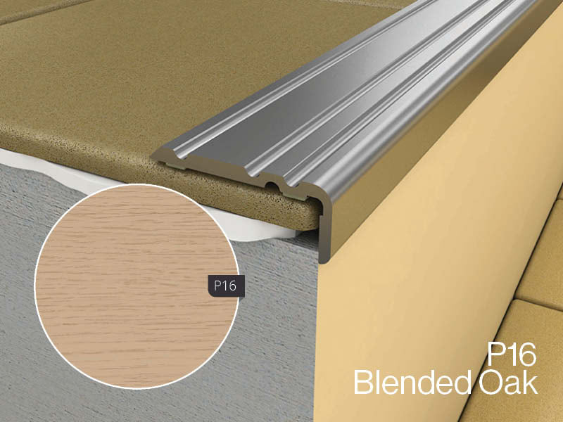 Edge floor profile in Blended Oak