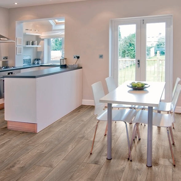 MAMMUT LONG PLANK MACRO OAK BROWN LAMINATE FLOORING AC5
