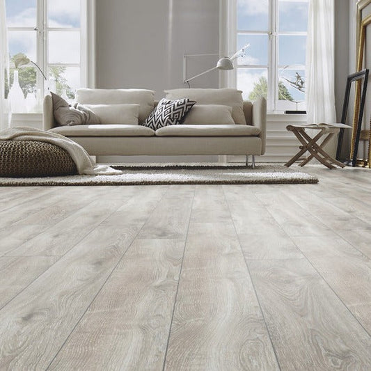 Mammut long plank Highland Oak Silver laminate flooring AC5 - main image