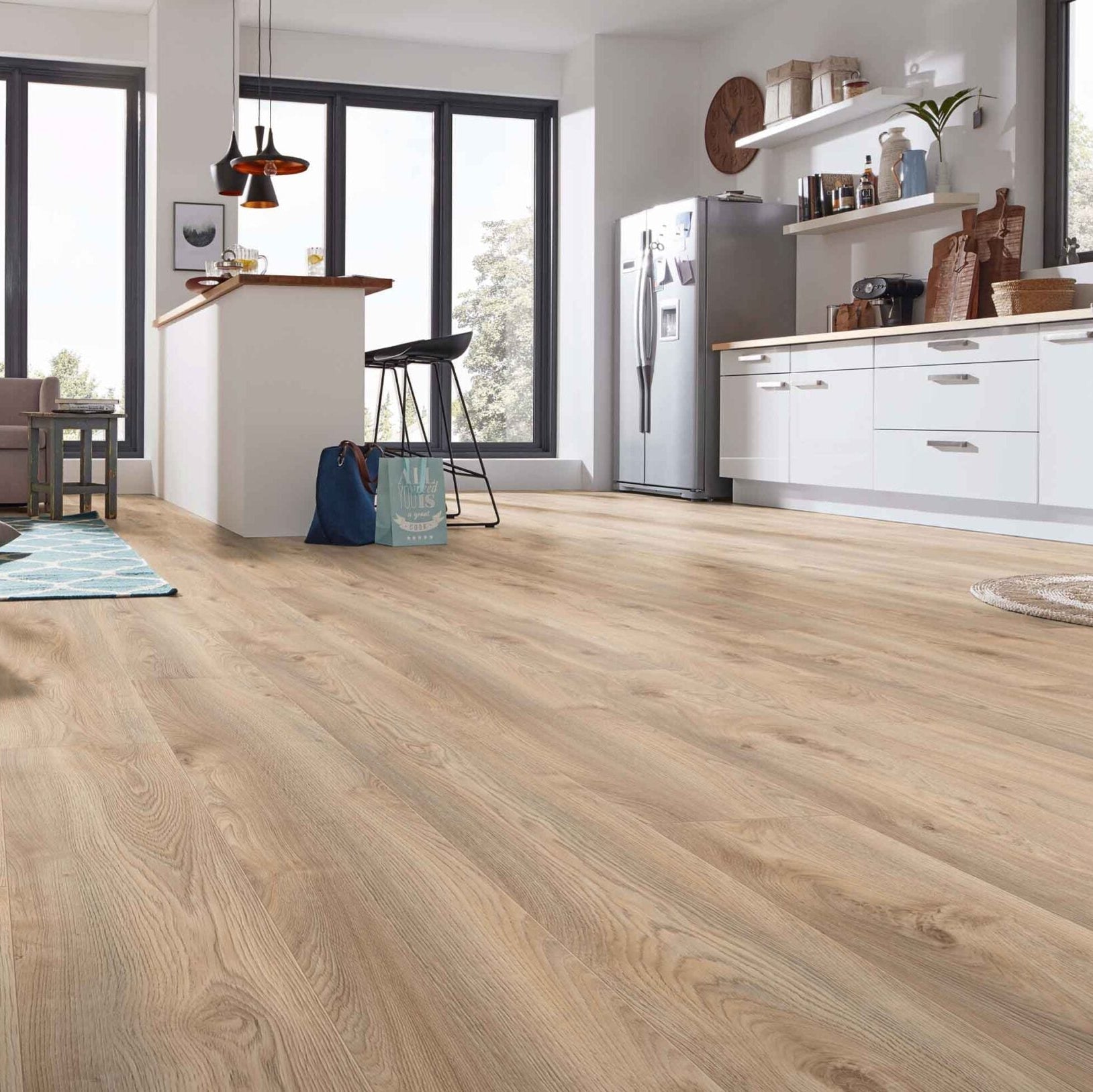 Mammut long plank Macro Oak Beige laminate flooring AC5 - main image