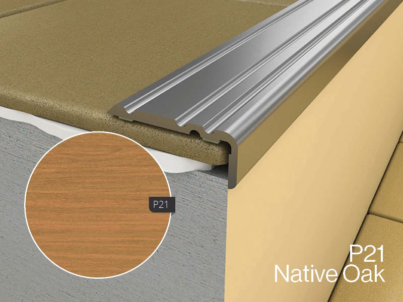 Edge floor profile in Native Oak