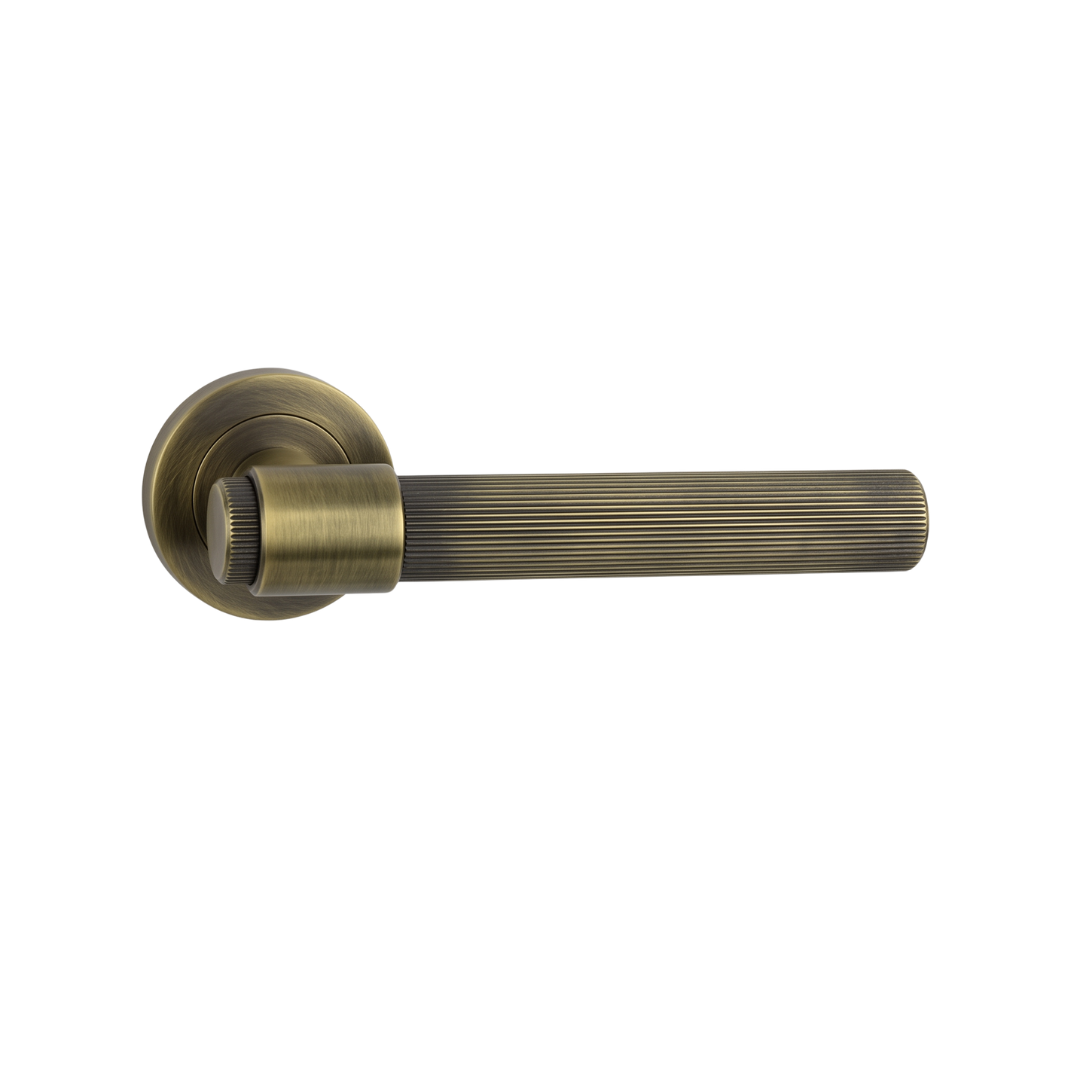 Porto antique brass knurled door handle