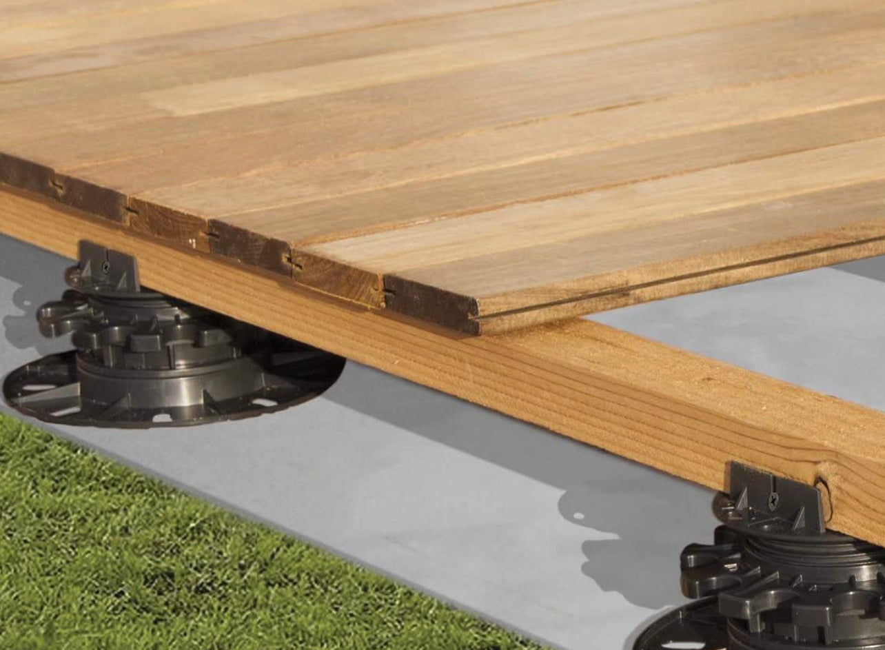 Adjustable pedestals joists - installed detail