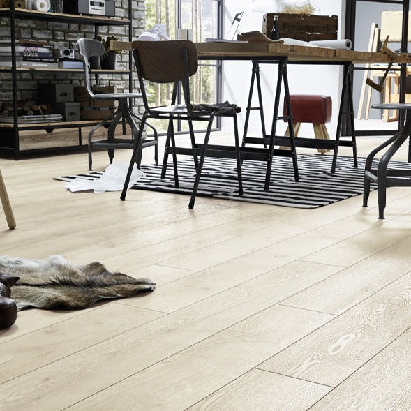 MAMMUT LONG PLANK MOUNTAIN OAK BEIGE LAMINATE FLOORING AC5