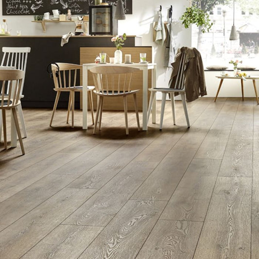 Laminate Flooring - 10mm Mammut Plus AC5 Mountain Oak Brown (EIR) 185x24cm